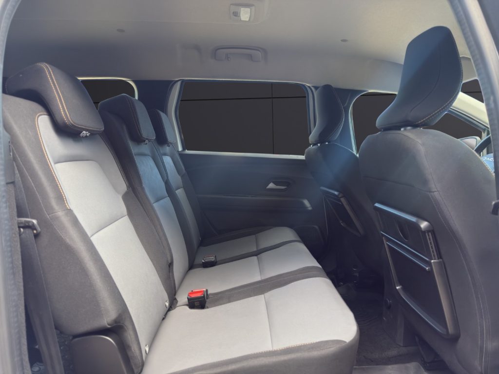 DACIA Jogger 1.6 Hybrid 140 7 posti Extreme - 19