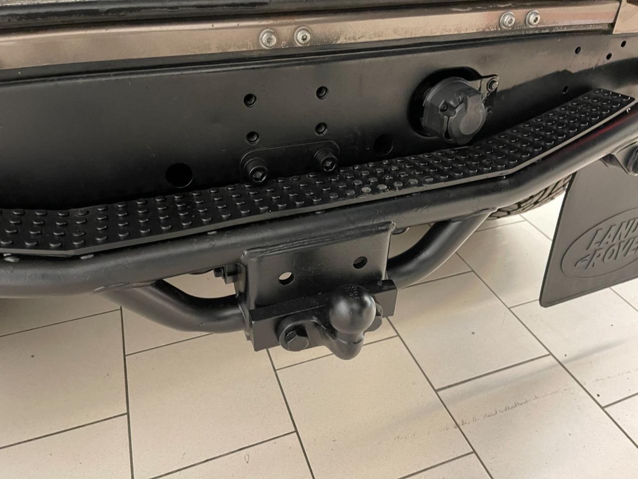 Defender 15