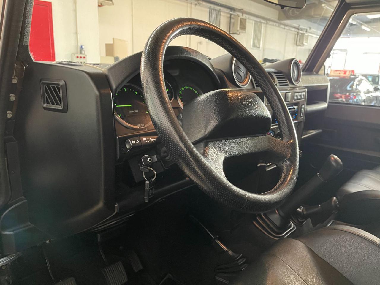 Defender 9