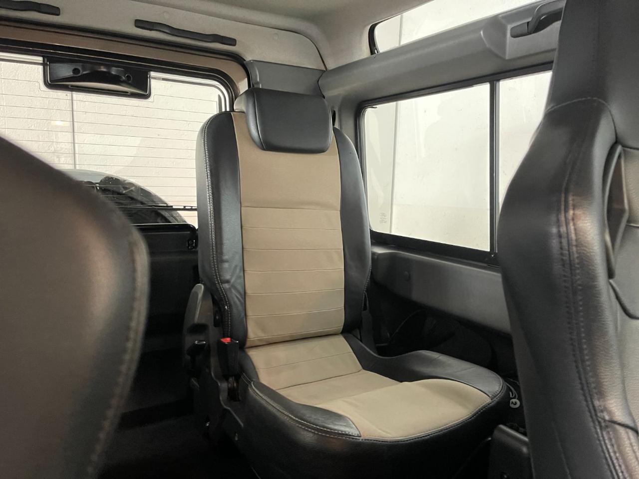 Defender 17