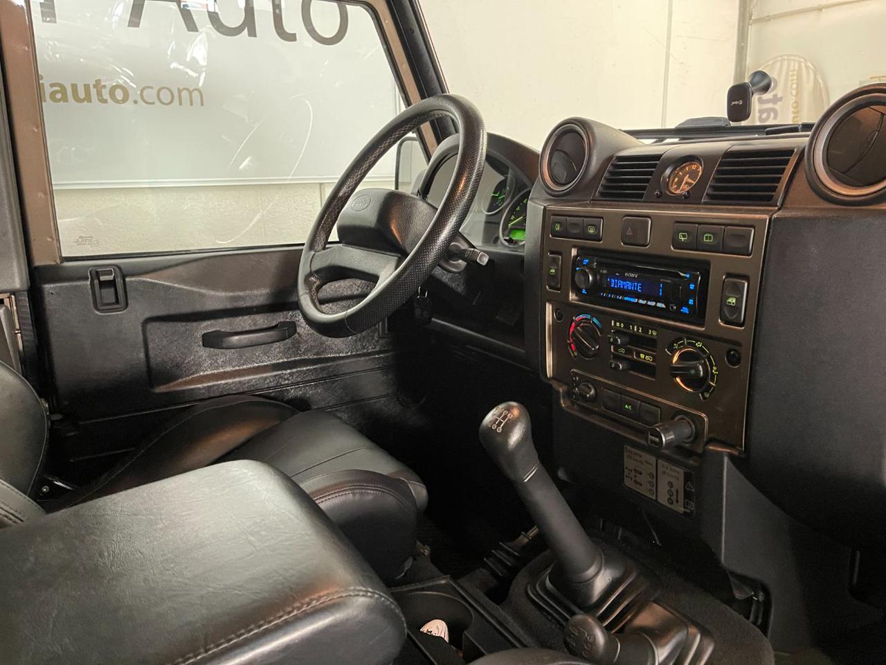 Defender 18