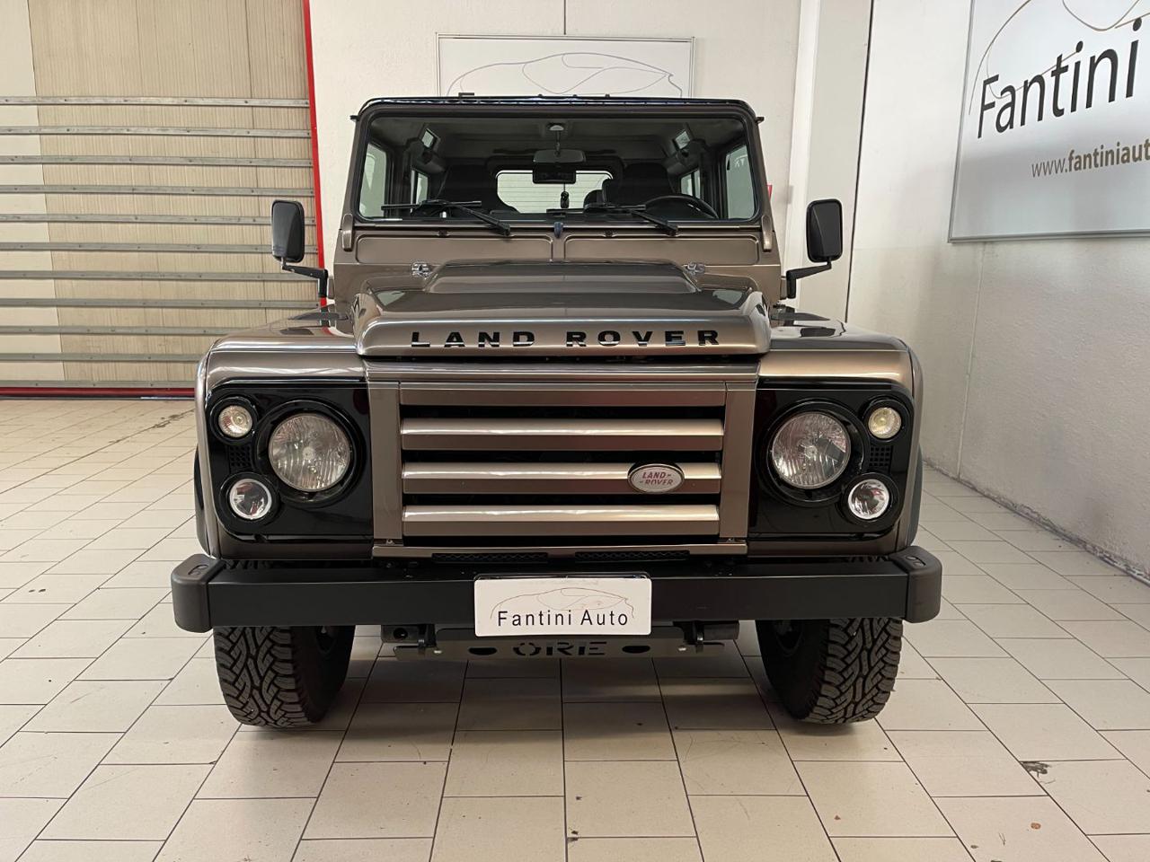 Defender 6