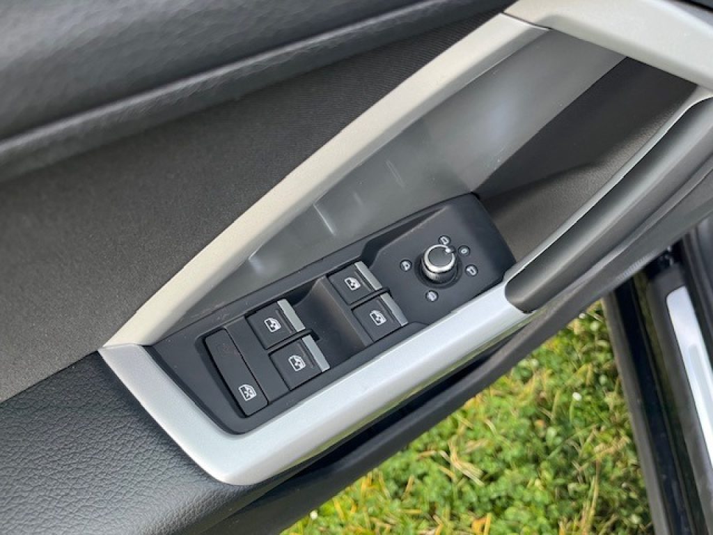 AUDI Q3 35 TDI S tronic - 9