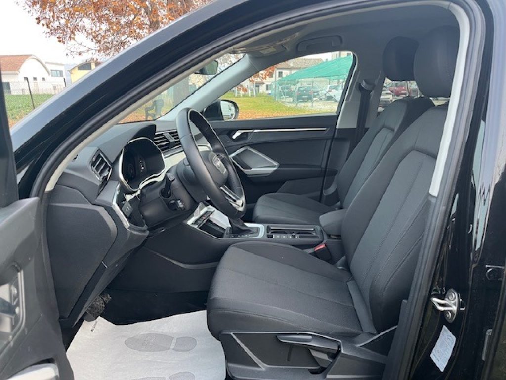 AUDI Q3 35 TDI S tronic - 10