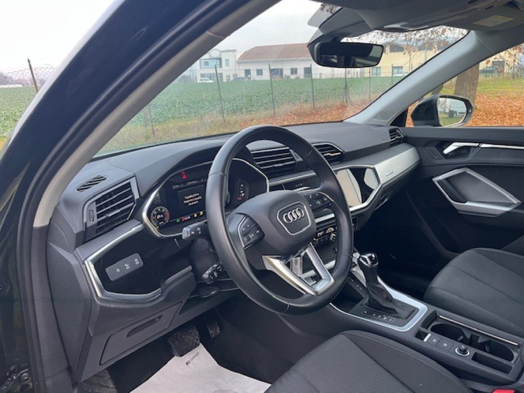 AUDI Q3 35 TDI S tronic - 11