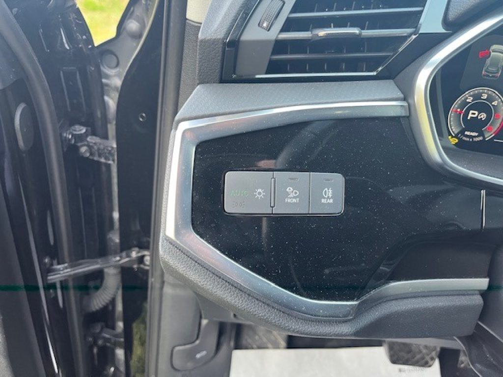 AUDI Q3 35 TDI S tronic - 12