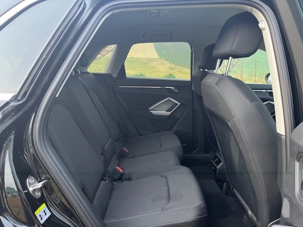 AUDI Q3 35 TDI S tronic - 23