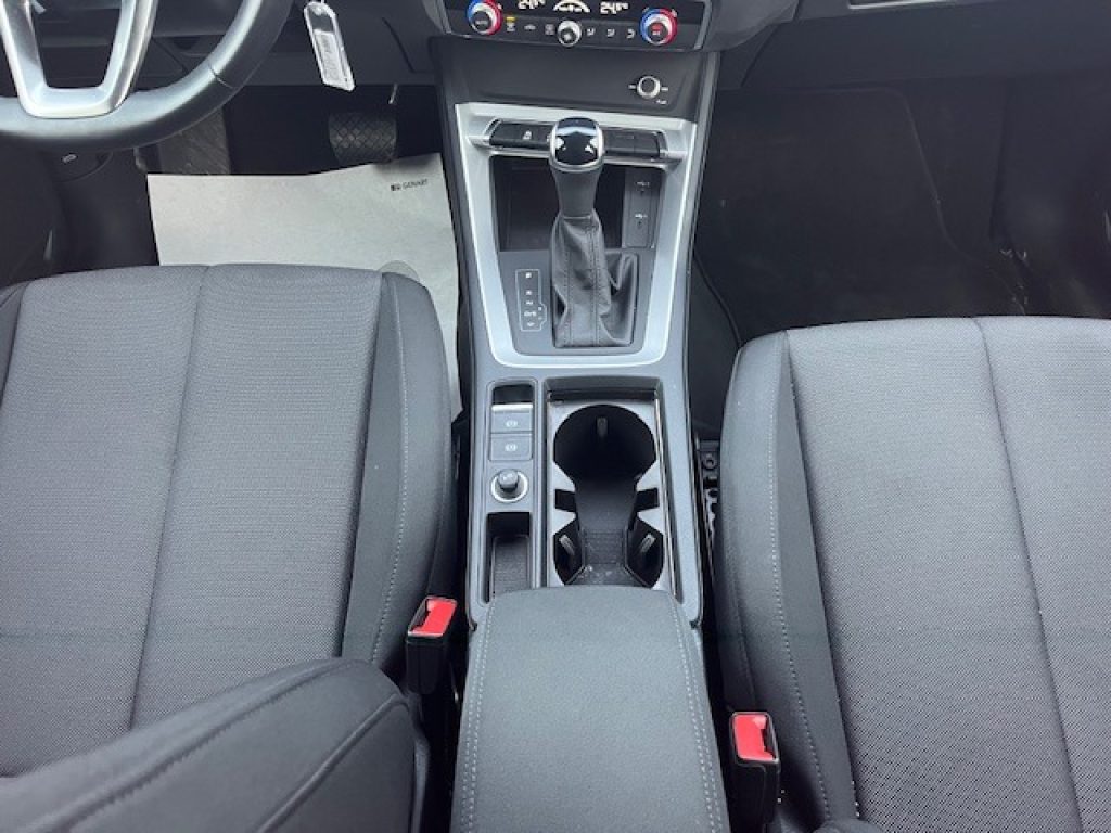 AUDI Q3 35 TDI S tronic - 26