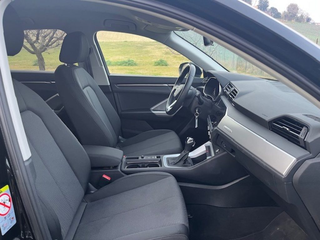 AUDI Q3 35 TDI S tronic - 27