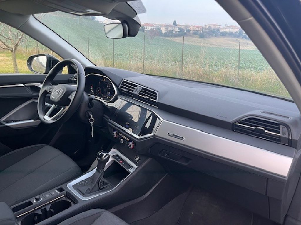 AUDI Q3 35 TDI S tronic - 28