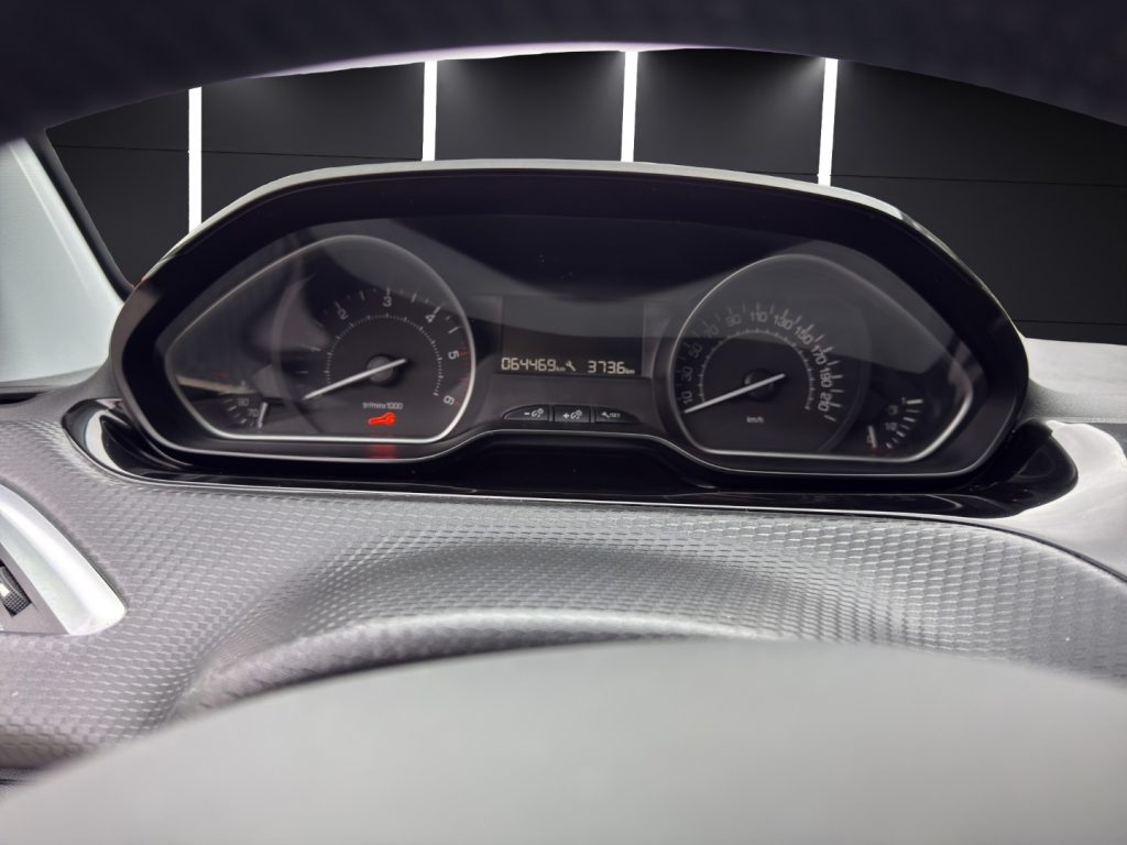 PEUGEOT 208 1° serie BlueHDi 100 S&S 5 porte Signature - 11