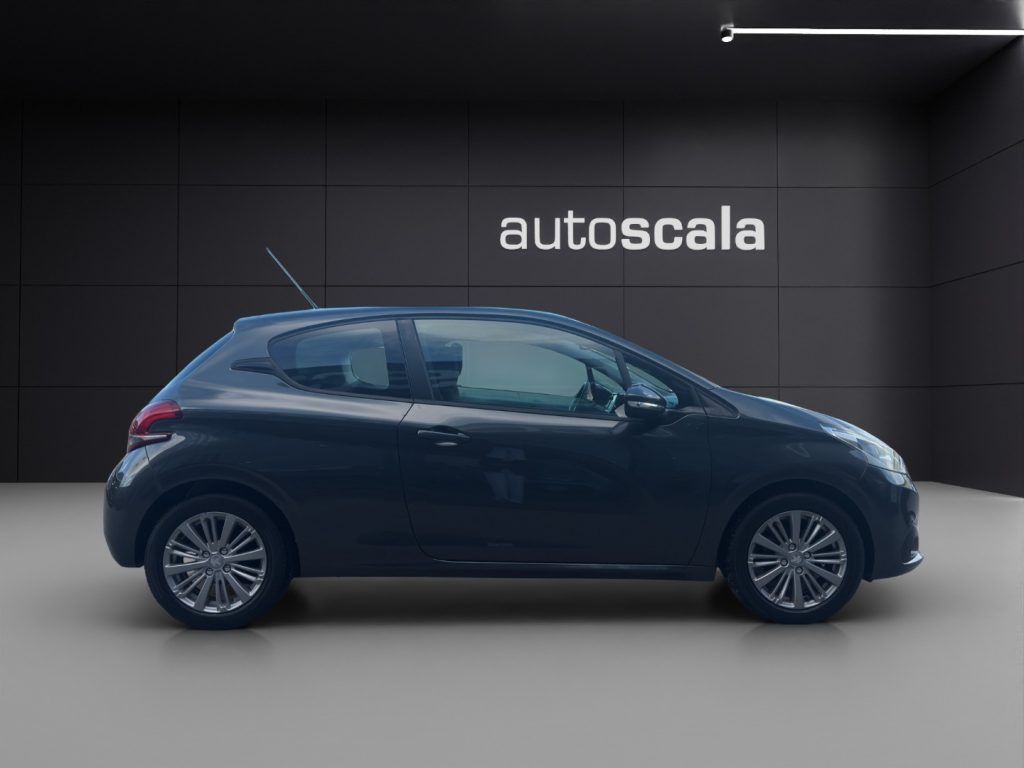 PEUGEOT 208 1° serie PureTech 82 3 porte Active - 6