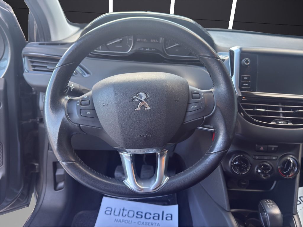 PEUGEOT 208 1° serie PureTech 82 3 porte Active - 10