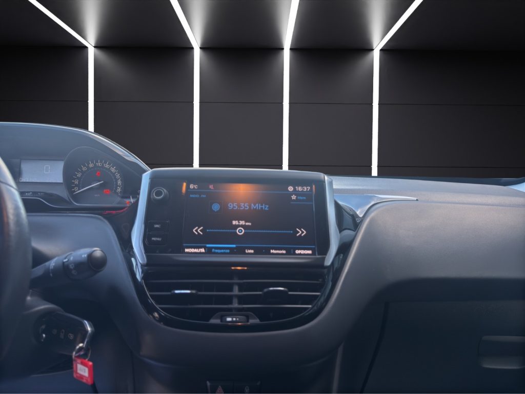 PEUGEOT 208 1° serie PureTech 82 3 porte Active - 16