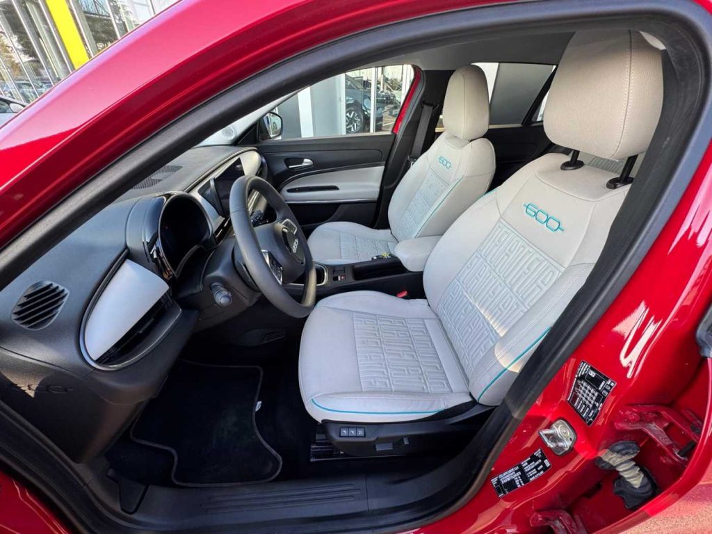 FIAT 600 Hybrid 110 CV DCT MHEV La Prima - 10