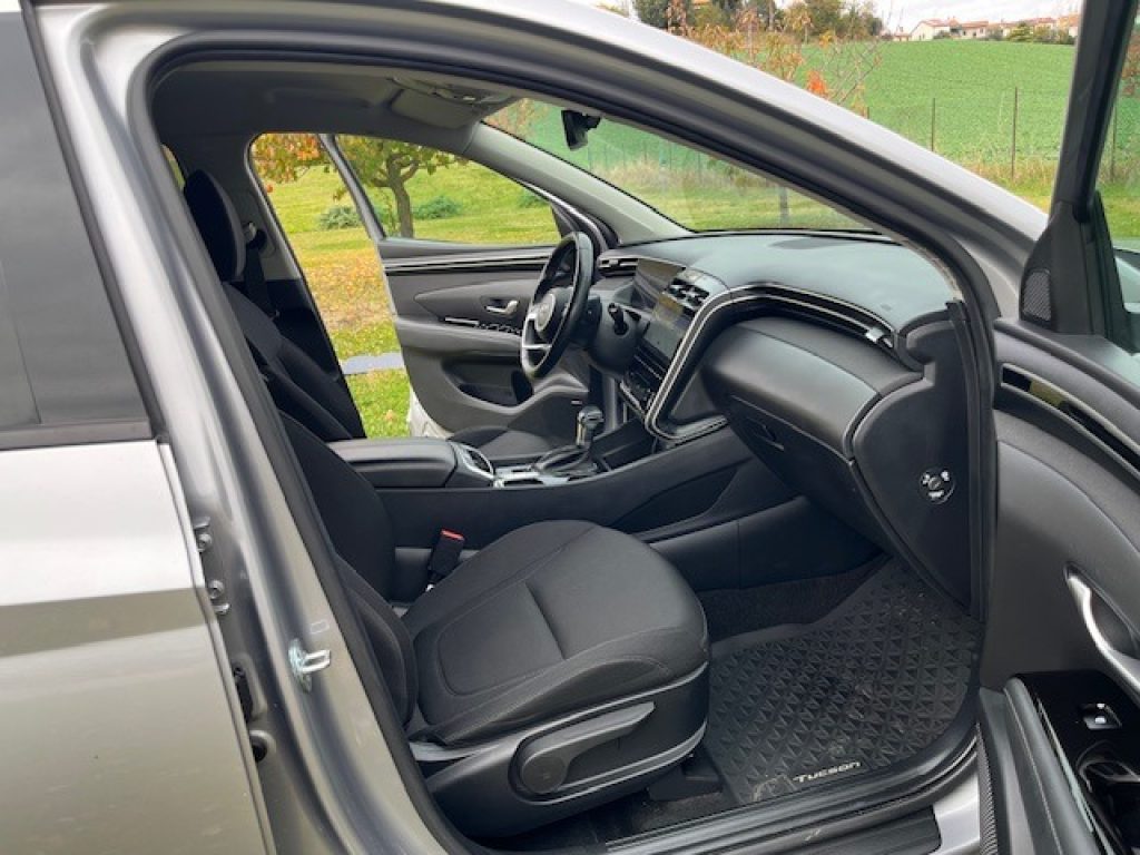 HYUNDAI Tucson 1.6 CRDI 48V DCT Exellence - 37
