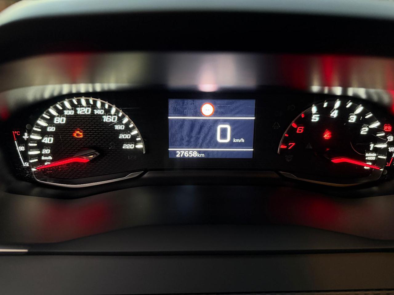 PEUGEOT 2008 PureTech 100 S&S Active Pack - 13