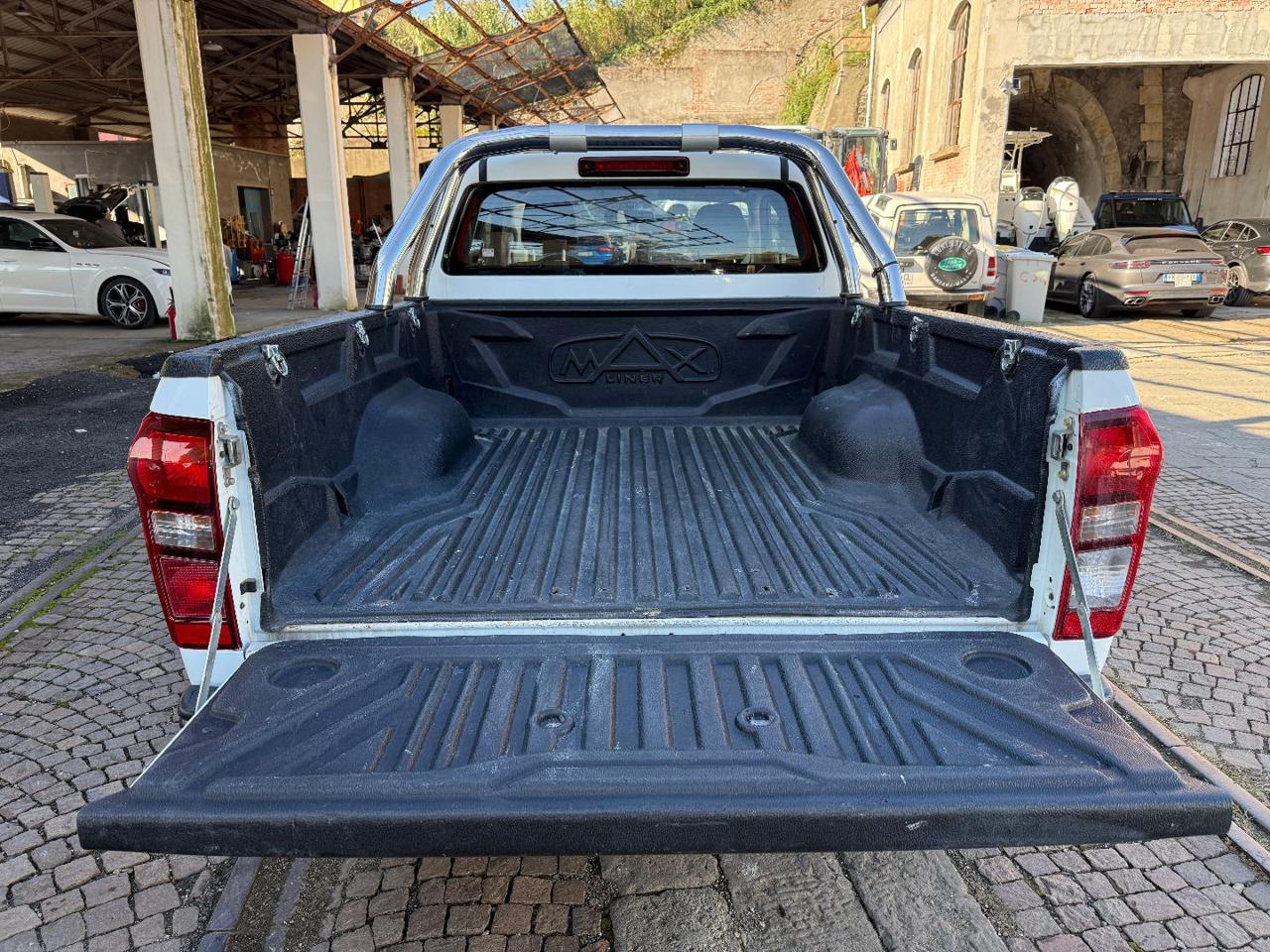 ISUZU D-Max 1.9 Crew Cab Satellite 4WD A/C - 17