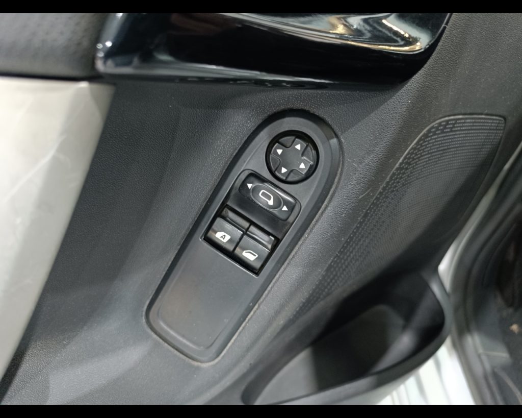 CITROEN C3 1.4 HDi 70 Exclusive - 11