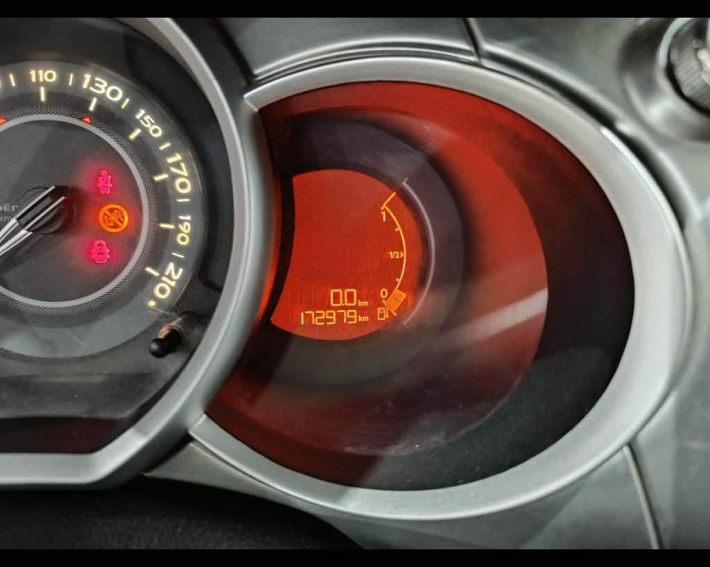 CITROEN C3 1.4 HDi 70 Exclusive - 13