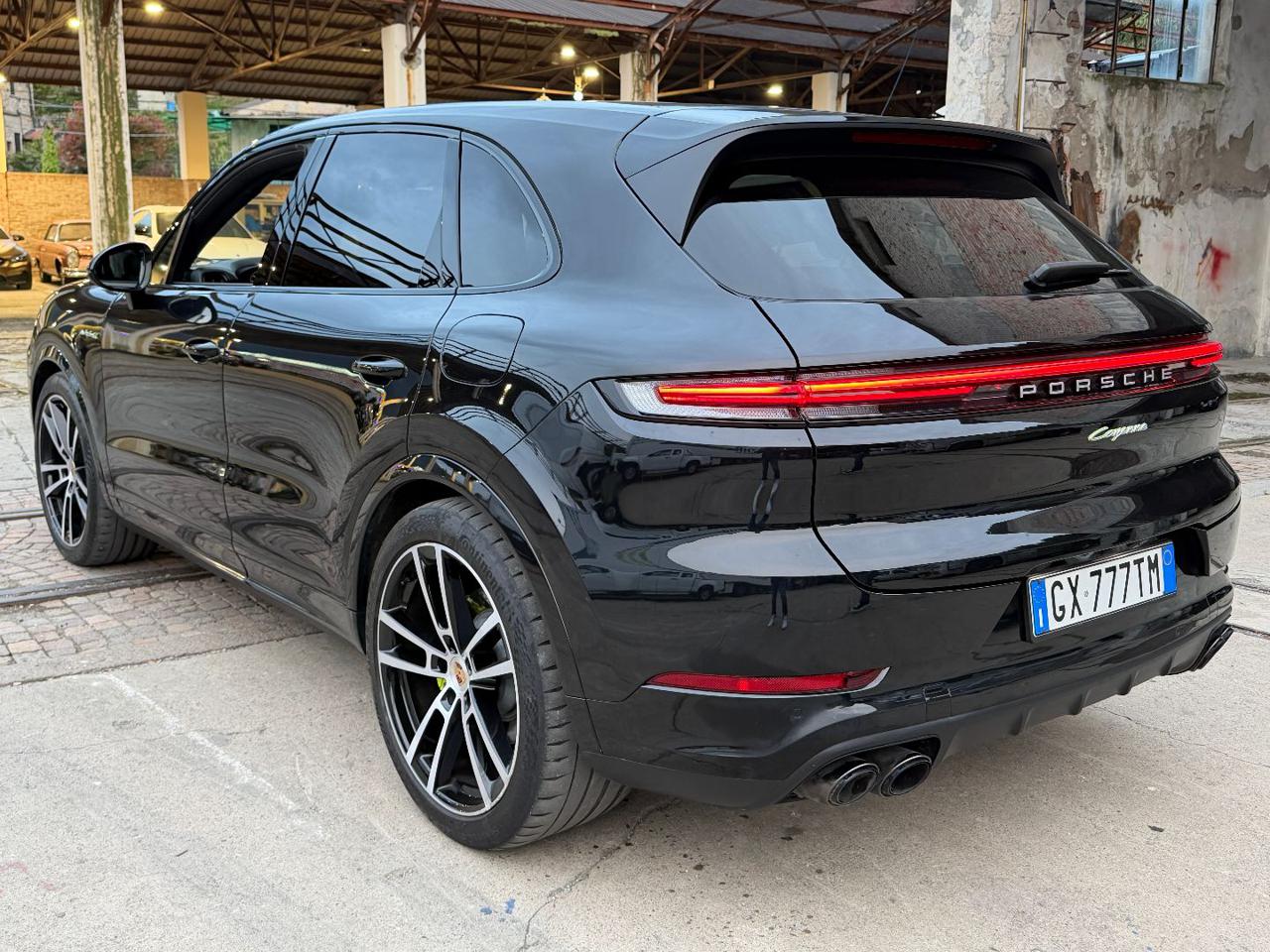 PORSCHE Cayenne 3.0 V6 E-Hybrid - 6