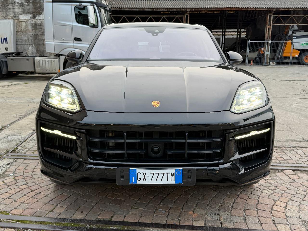 PORSCHE Cayenne 3.0 V6 E-Hybrid - 3