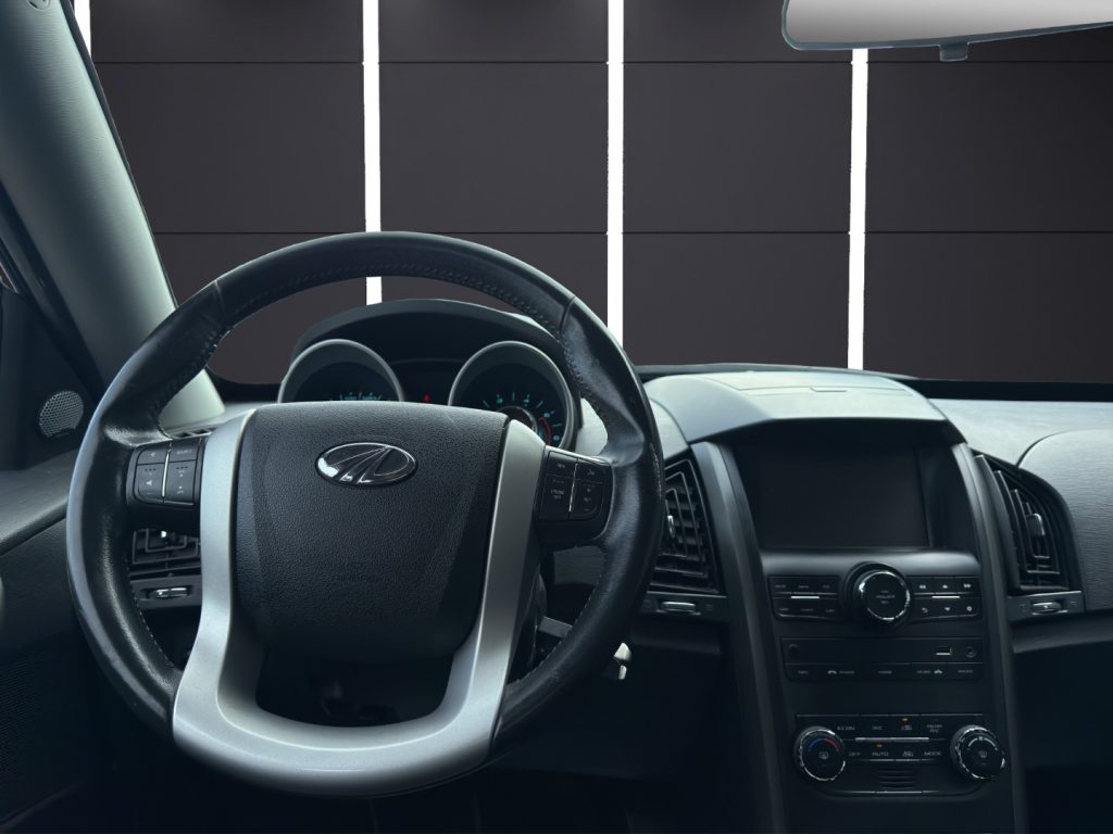MAHINDRA XUV500 2.2 16V FWD W10 - 10