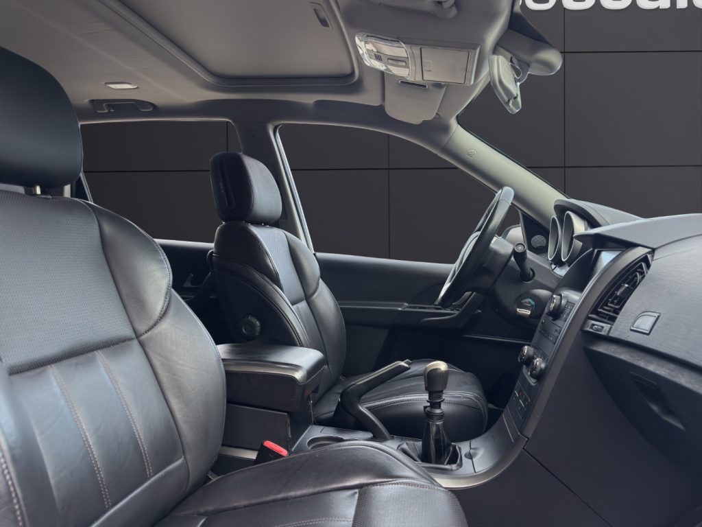 MAHINDRA XUV500 2.2 16V FWD W10 - 18