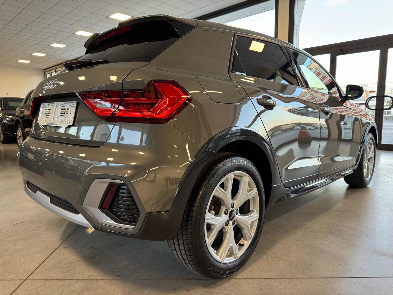 AUDI A1 allstreet 30 TFSI Business - 4