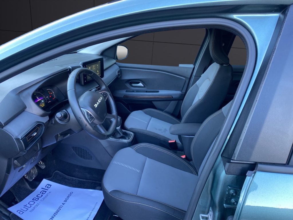 DACIA Jogger 1.6 Hybrid 140 5 posti Extreme - 9