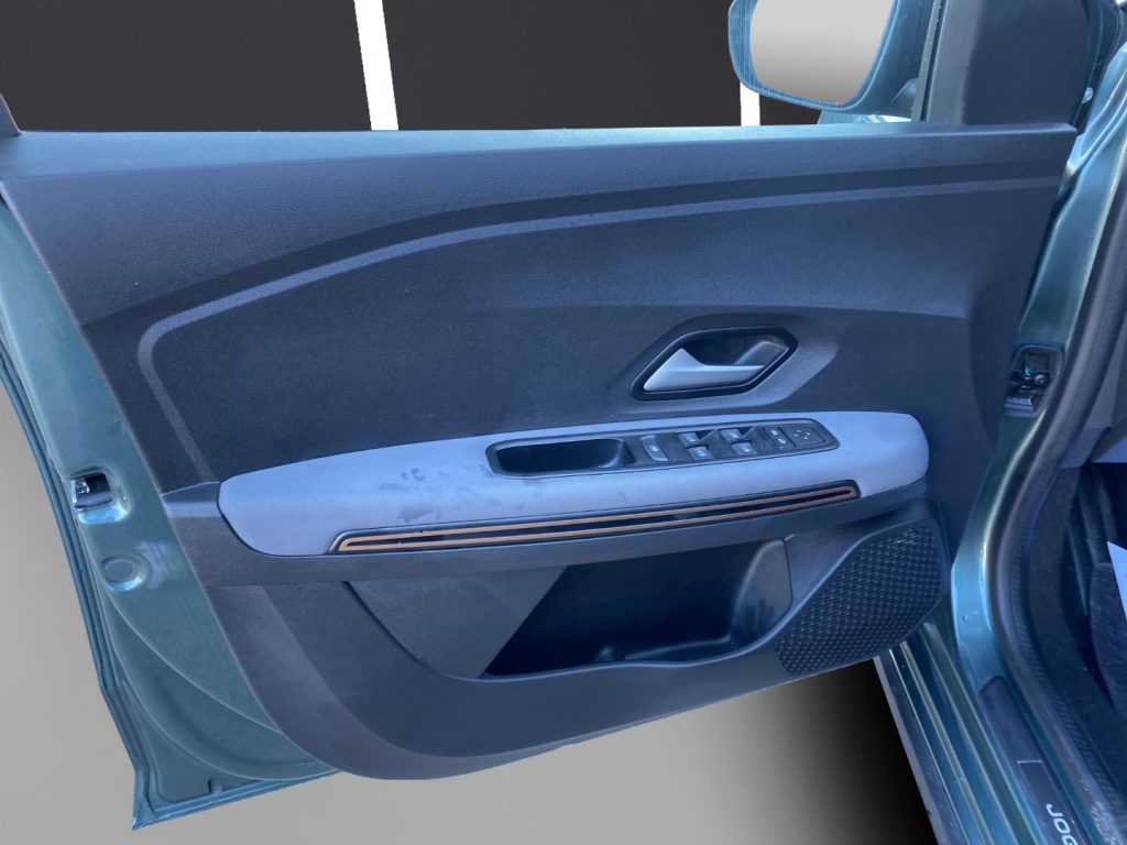 DACIA Jogger 1.6 Hybrid 140 5 posti Extreme - 12