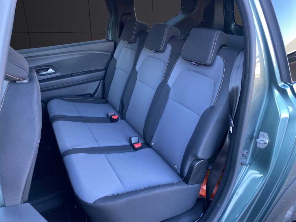 DACIA Jogger 1.6 Hybrid 140 5 posti Extreme - 13