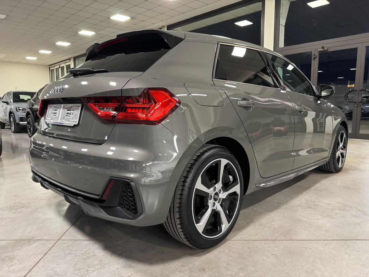 AUDI A1 SPB 25 TFSI S tronic Business - 4