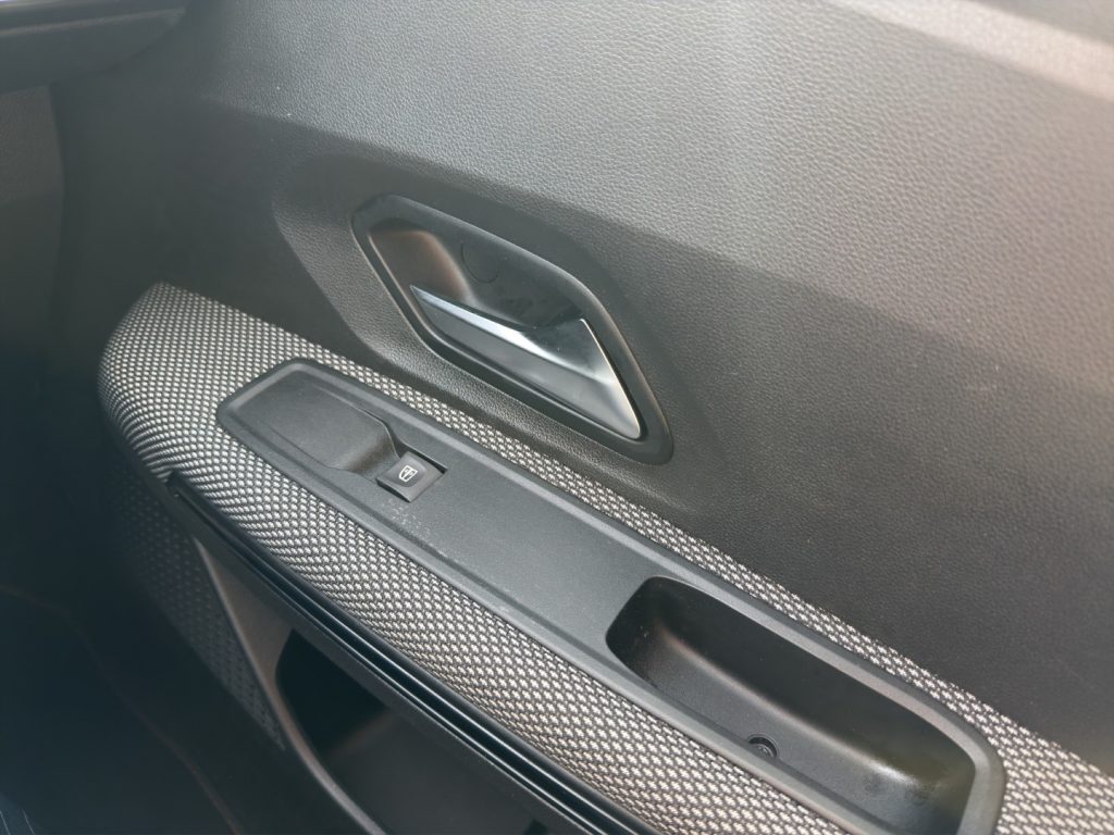 DACIA Jogger 1.0 TCe GPL 100 CV 5 posti Extreme Up - 17