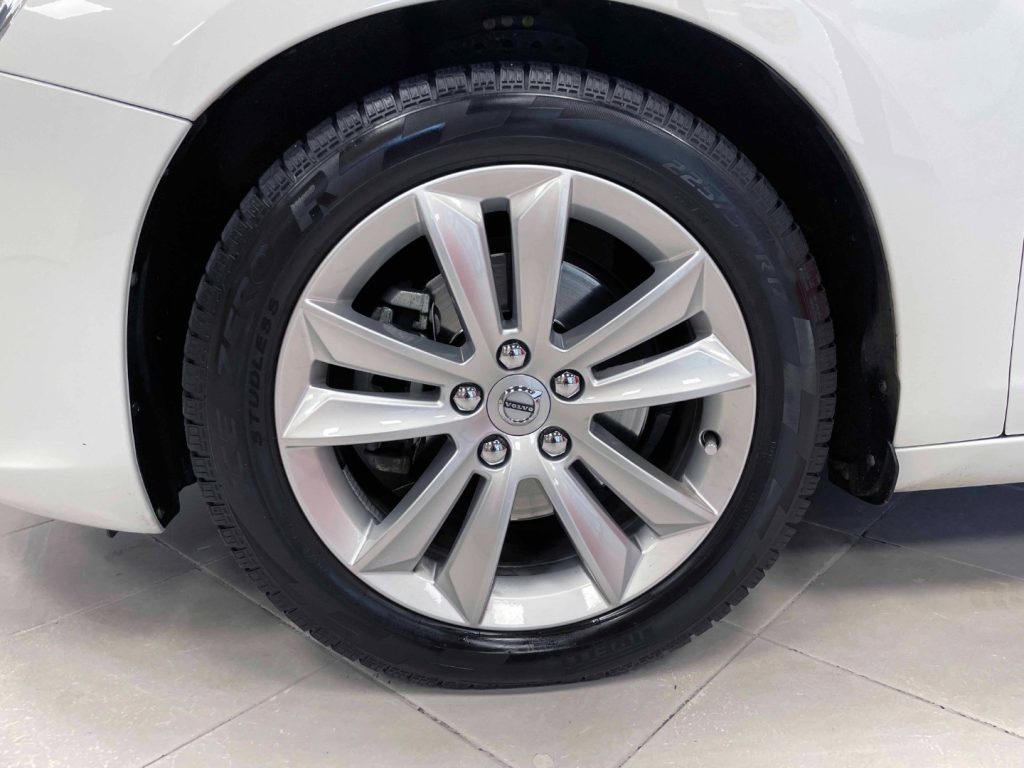 VOLVO V60 2.0 D2 MOMENTUM - 14