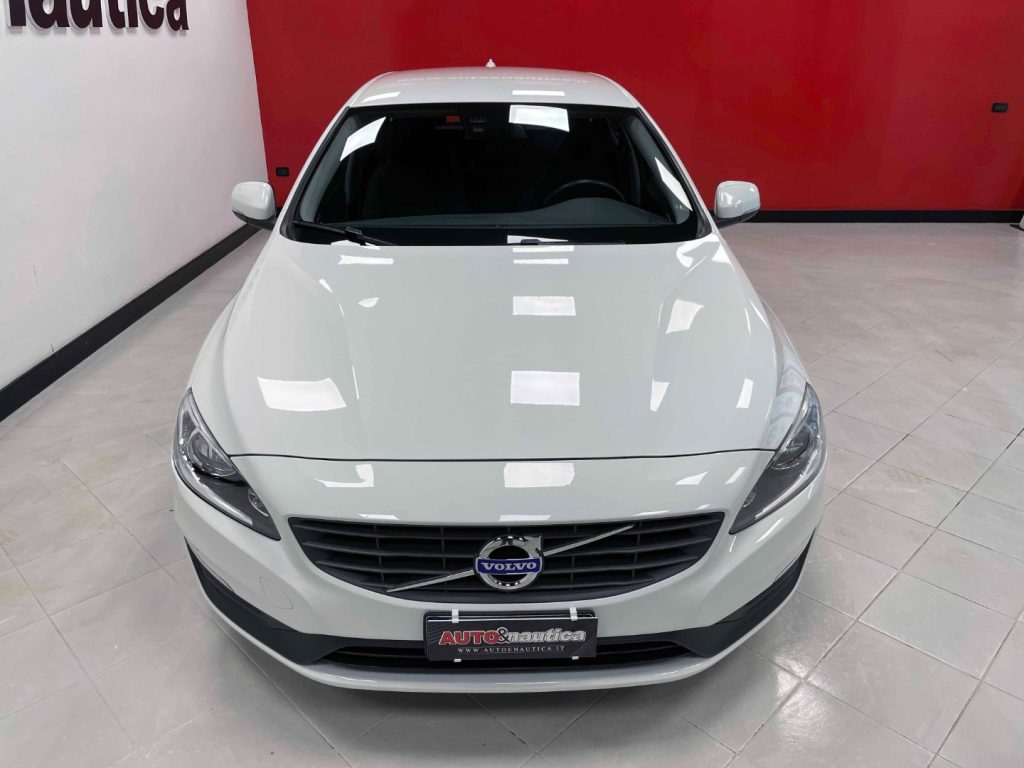 VOLVO V60 2.0 D2 MOMENTUM - 33