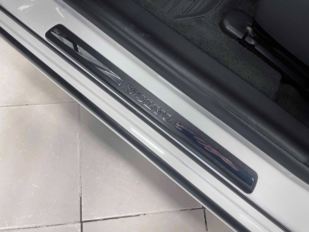 VOLVO V60 2.0 D2 MOMENTUM - 44