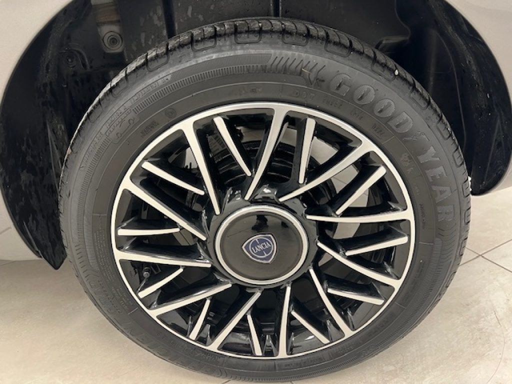LANCIA Ypsilon III 2021 -  1.0 firefly hybrid Platino s&s 70cv - 19