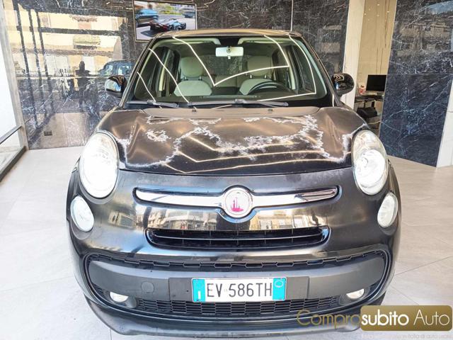 FIAT 500L Nero pastello