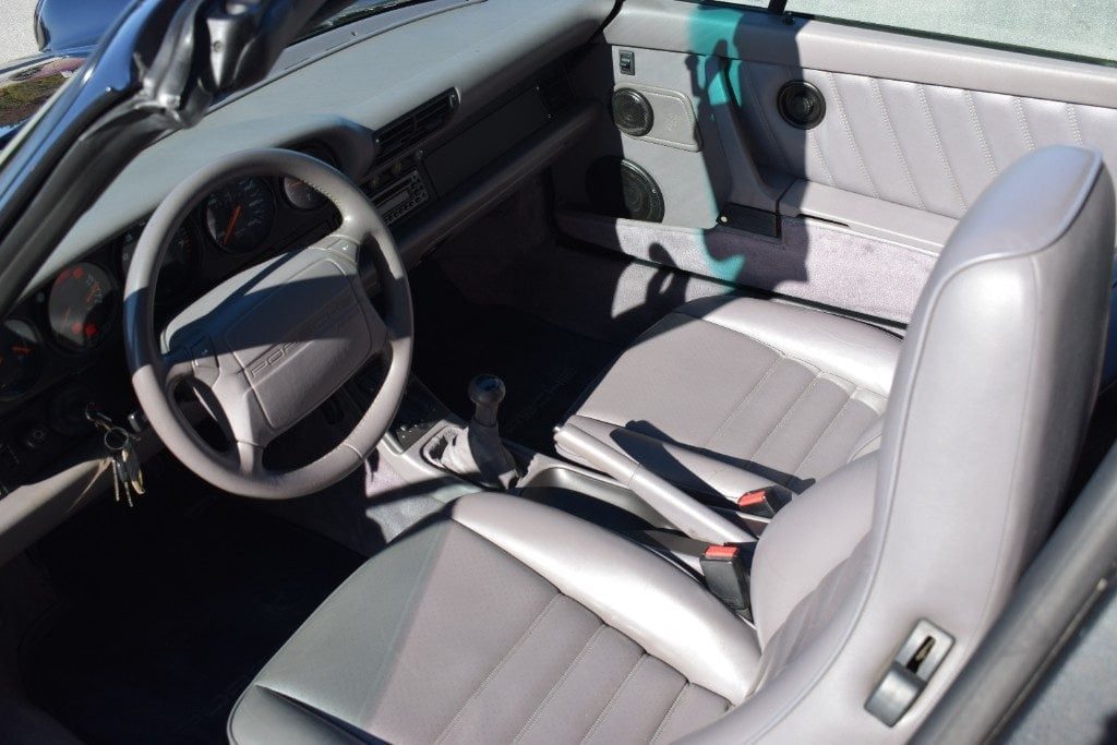 PORSCHE 911 CARRERA 4 TARGA - 18