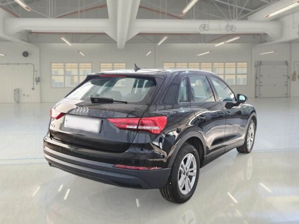 AUDI Q3 35 TDI S tronic Business - 4