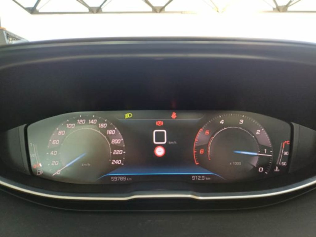 PEUGEOT 3008 BlueHDi 130 S&S Active Pack - 9