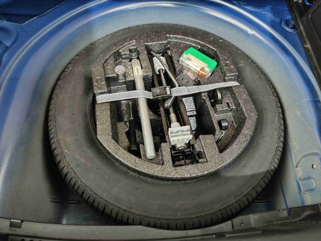 SKODA Fabia 1.0 MPI 60 CV Twin Color Argento - 13