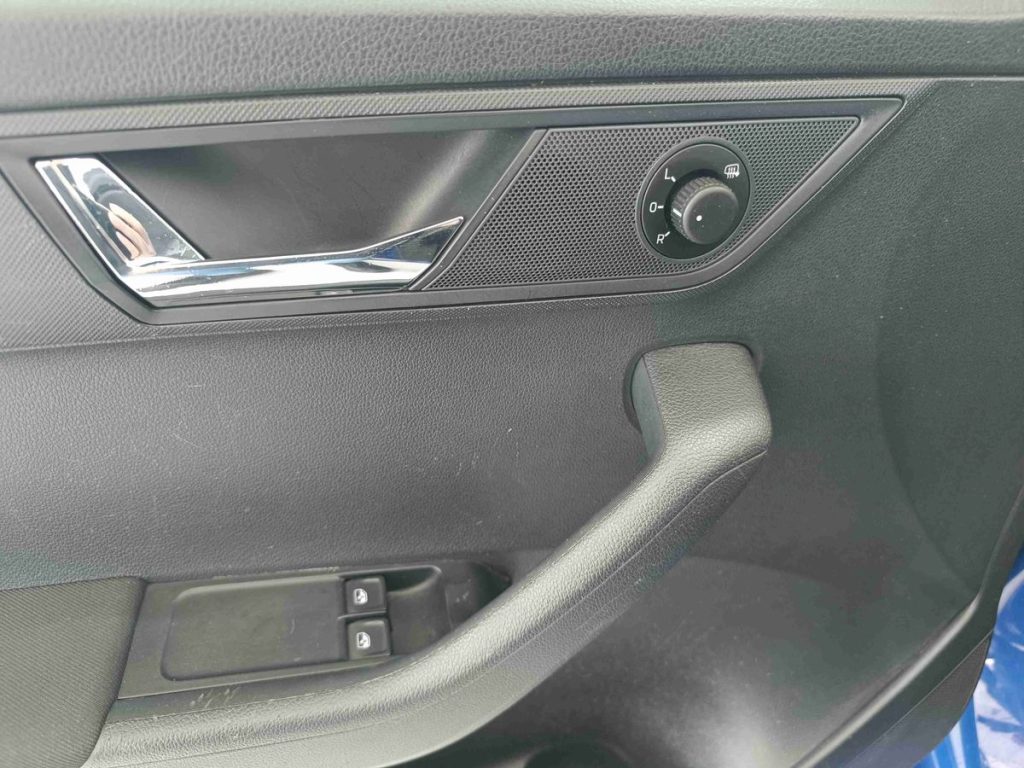 SKODA Fabia 1.0 MPI 60 CV Twin Color Argento - 21