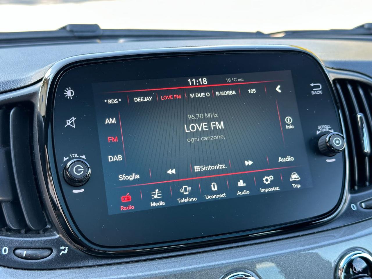 FIAT 500 1.0 Hybrid Dolcevita (Tetto/UConnect/Xenon) - 23