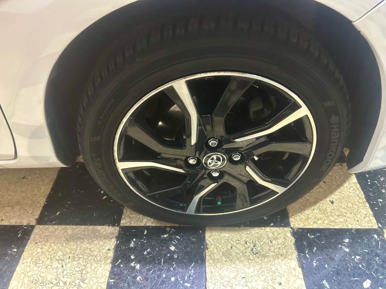 TOYOTA Yaris 1.5 Hybrid 5 porte Style Tetto Panoramico - 24