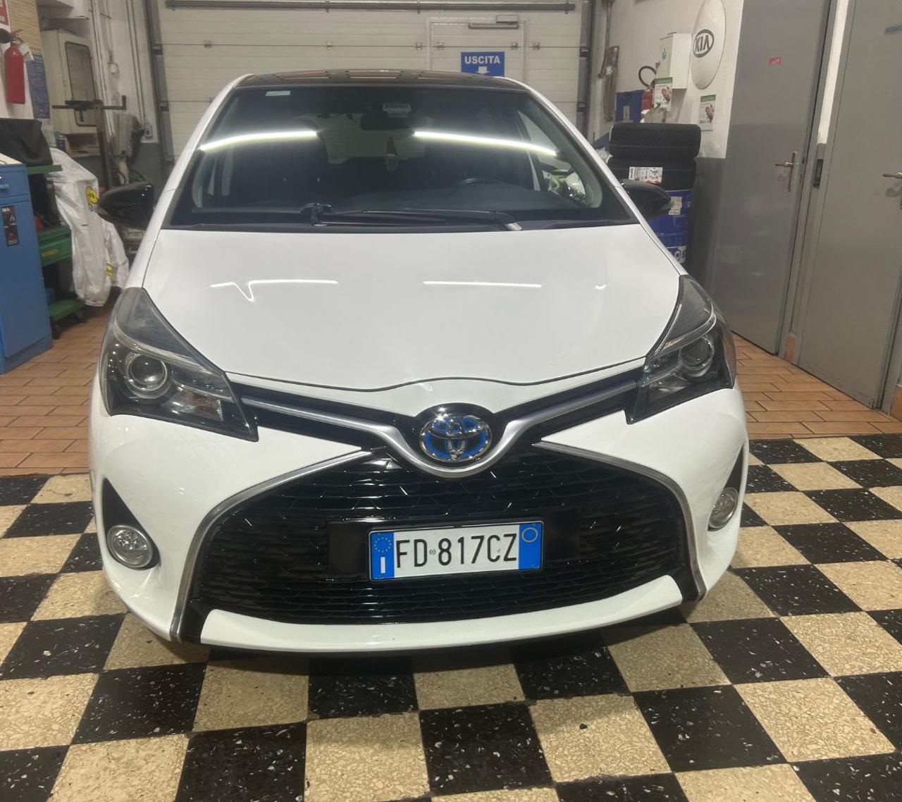 TOYOTA Yaris 1.5 Hybrid 5 porte Style Tetto Panoramico - 2