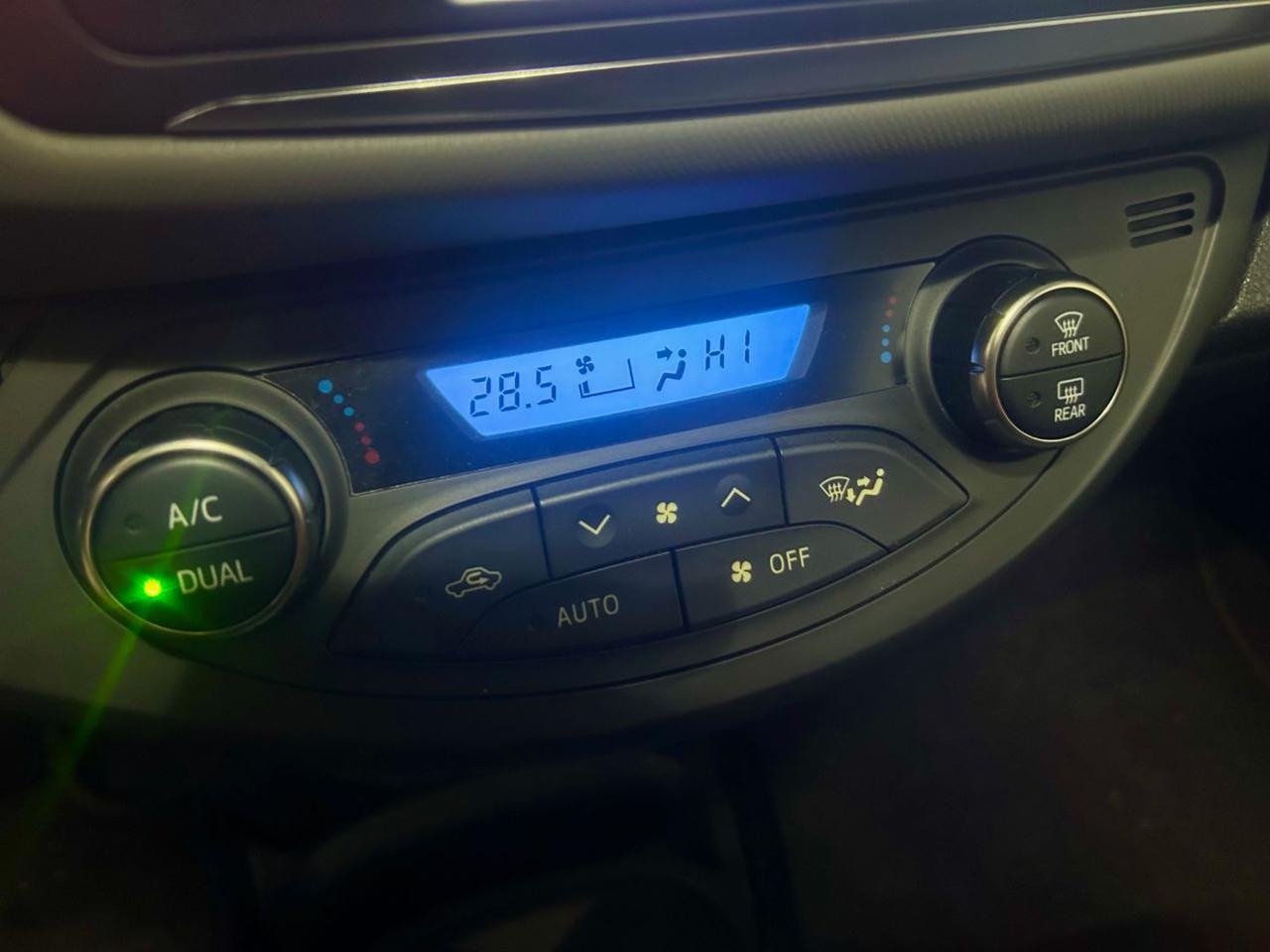 TOYOTA Yaris 1.5 Hybrid 5 porte Style Tetto Panoramico - 16