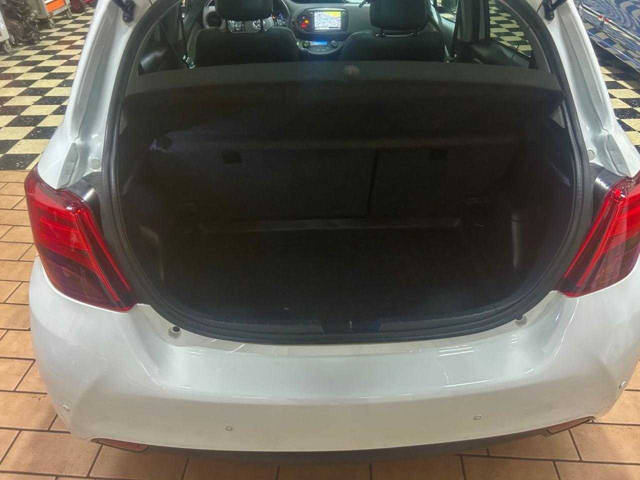 TOYOTA Yaris 1.5 Hybrid 5 porte Style Tetto Panoramico - 21