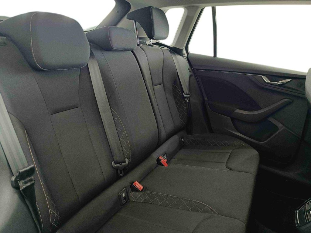 SKODA Kamiq 1.0 TSI Ambition - 11